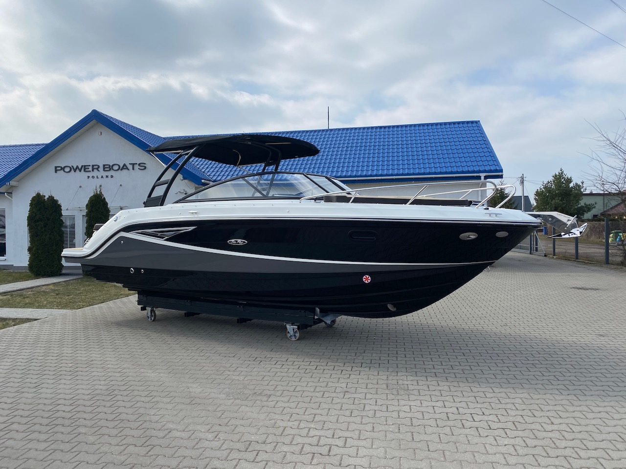 SEA RAY 250 SSE - CUDDY CABIN - MODEL 2023