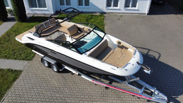 SEA RAY 250 SDX PREMIERA - MODEL 2023