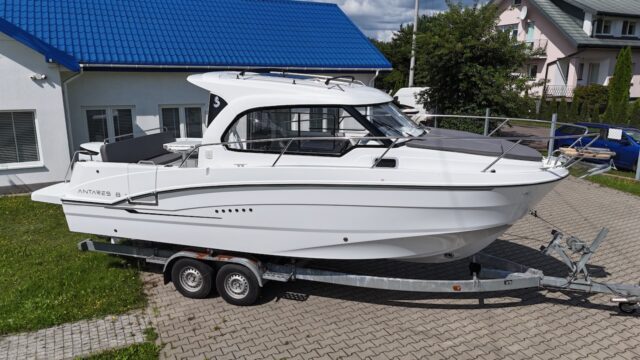 BENETEAU ANTARES 8OB v2 - SILNIK 250KM