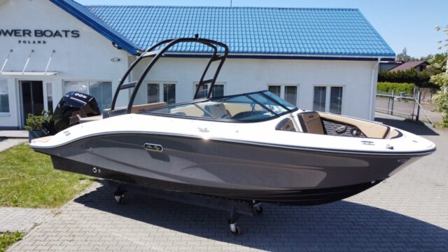 SEA RAY 210 SPX OUTBOARD - NOWY MODEL