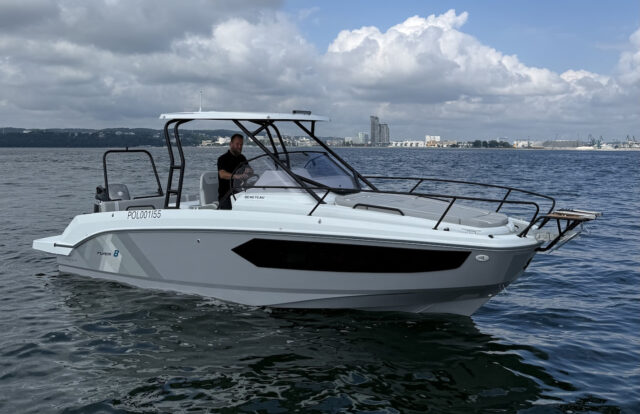 BENETEAU FLYER 8 SUNdeck Suzuki 350 KM duo propeller - NOWOŚĆ!
