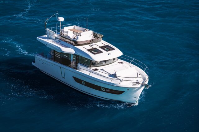 SWIFT TRAWLER 37 FLY