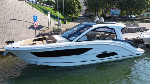 SEA RAY 370 SUNDANCER - JEDNOSTKA NOWA EKSPOZYCYJNA - 3mth - GOTOWA DO ODBIORU W MIKOŁAJKACH - JEDYNA W POLSCE!